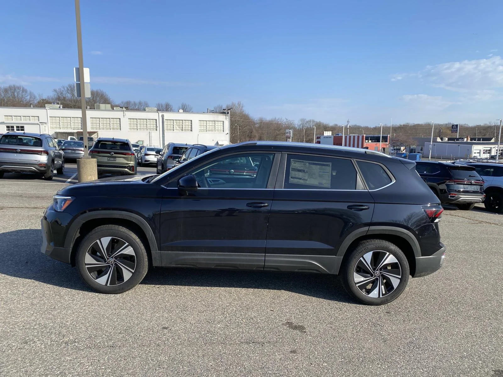 2026 Volkswagen Taos SE - Photo 2