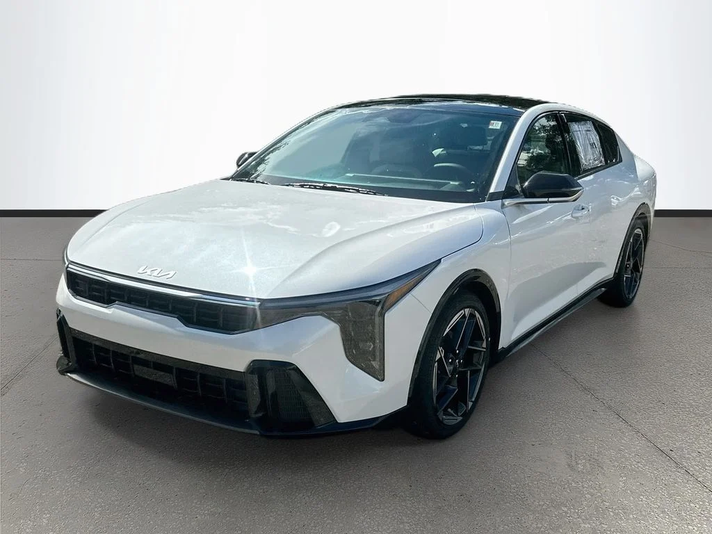 New 2026 Snow White Pearl Kia GT-Line image 3