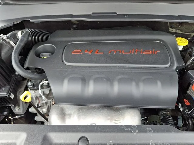 Used 2022 Black Jeep Latitude image 29