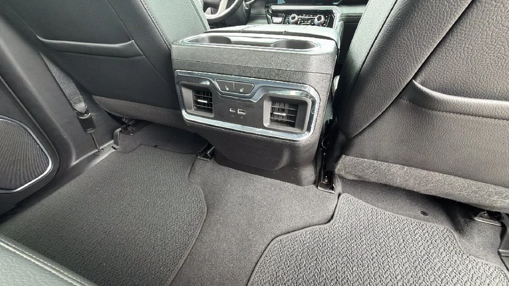 Used 2024 Onyx Black GMC Denali image 34
