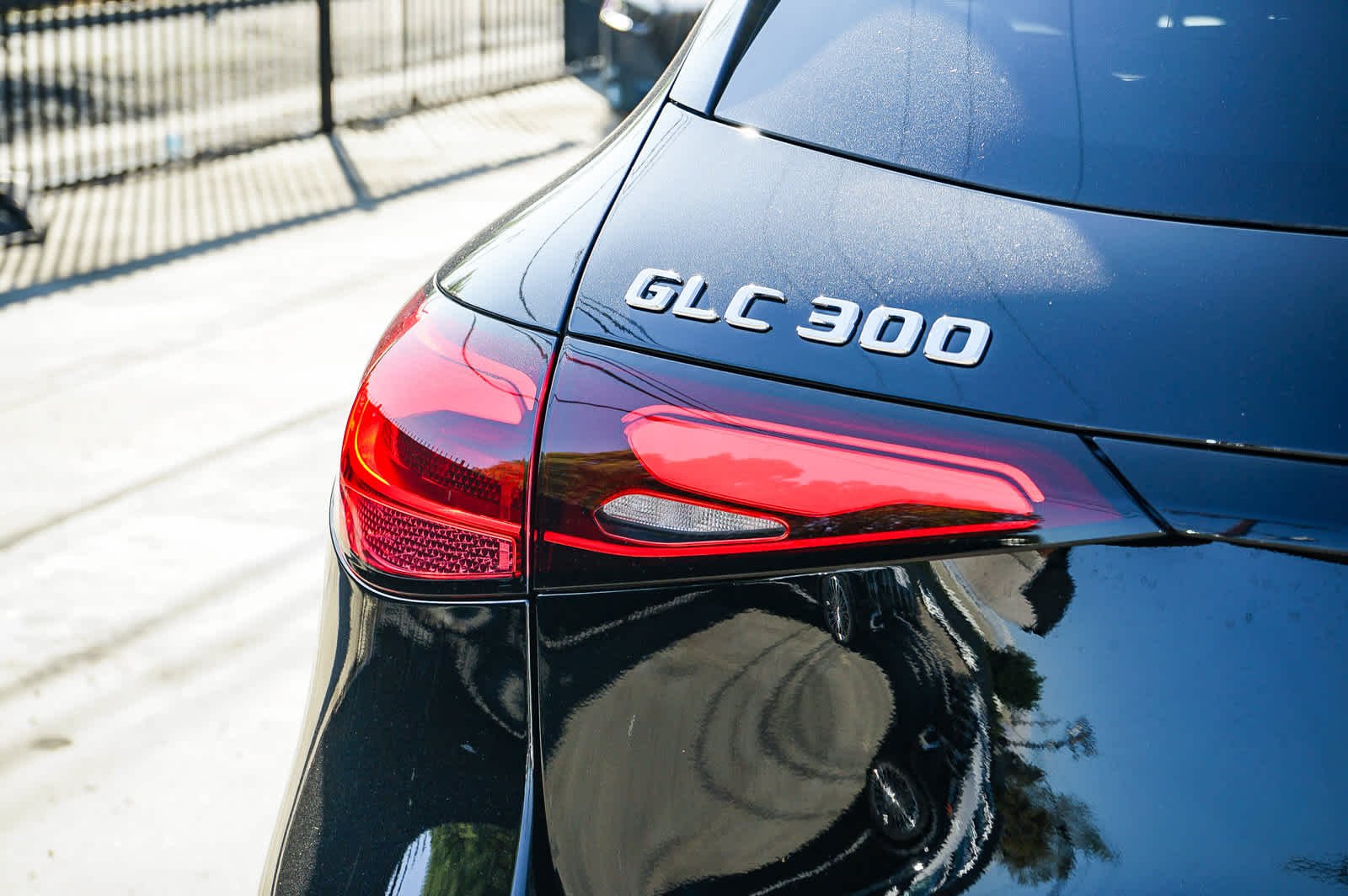 New 2027 Black Mercedes-Benz GLC 300 image 7