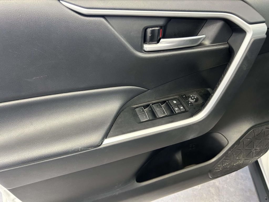 Used 2025 White Toyota XLE image 16