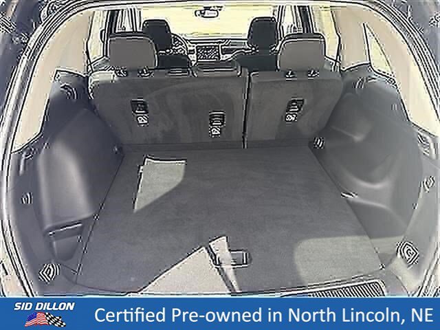 Used 2023 Diamond Black Crystal Pearlcoat Jeep Laredo image 11