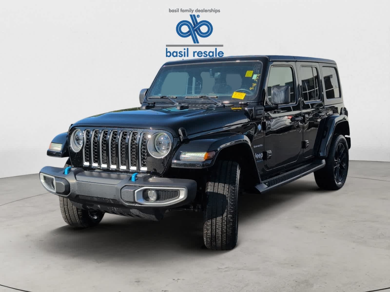 Used 2023 Black Clearcoat Jeep Sahara image 4
