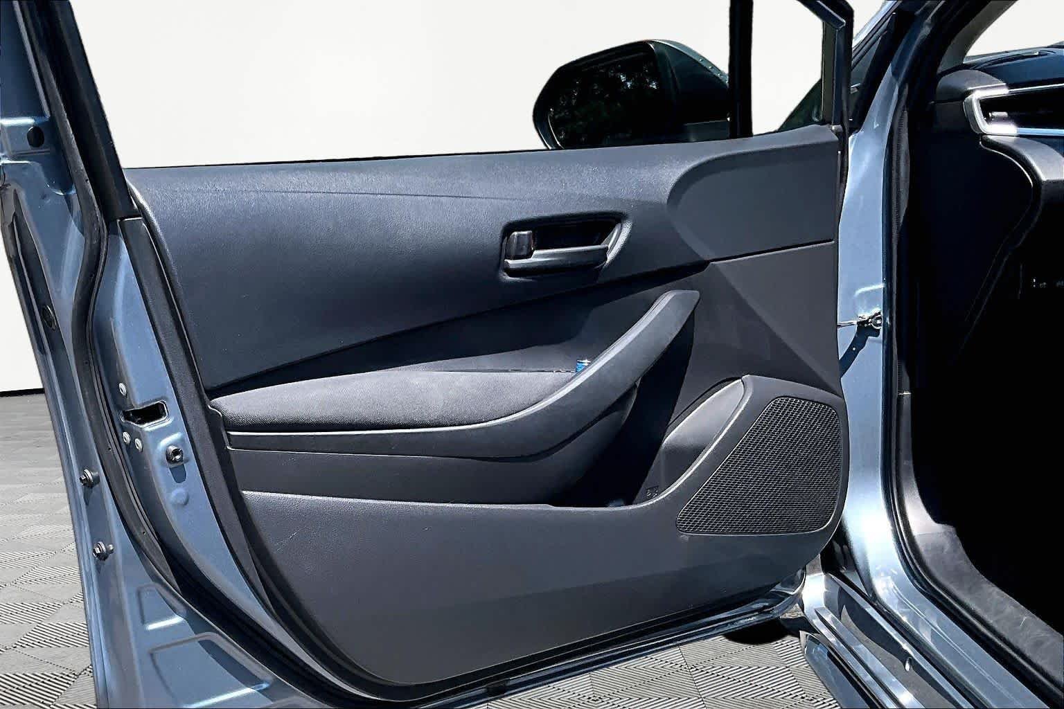 Used 2025 Celestite Toyota Hybrid LE image 21