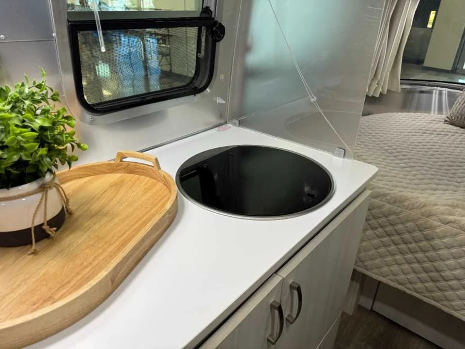 Used 2016 SILVER AIRSTREAM  image 15