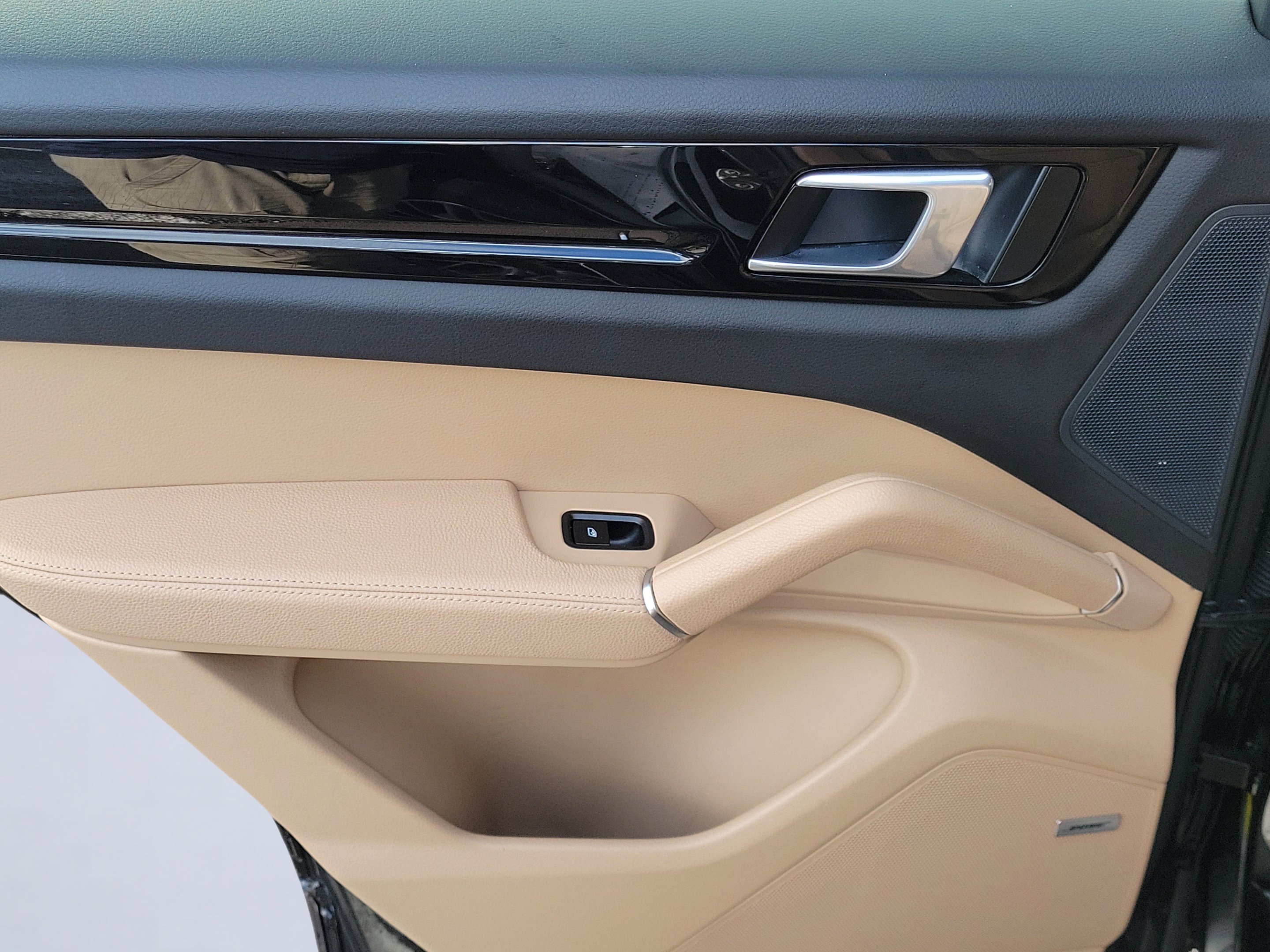 Used 2022 Black Porsche Platinum Edition image 9
