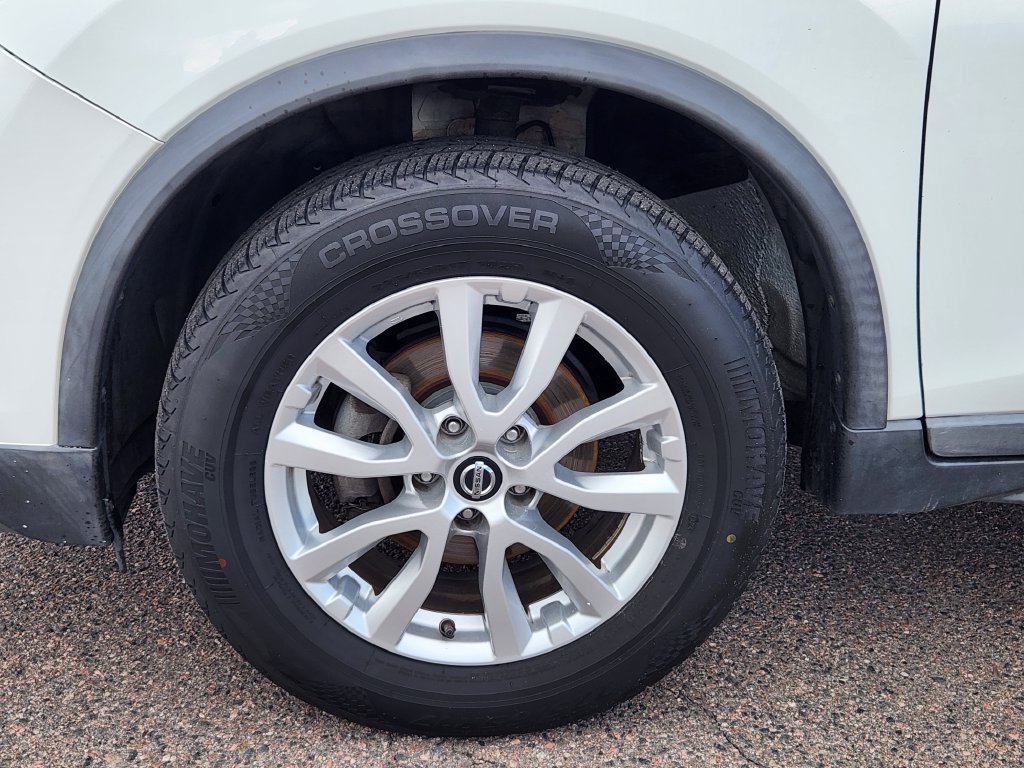 Used 2018 White Nissan SV image 9