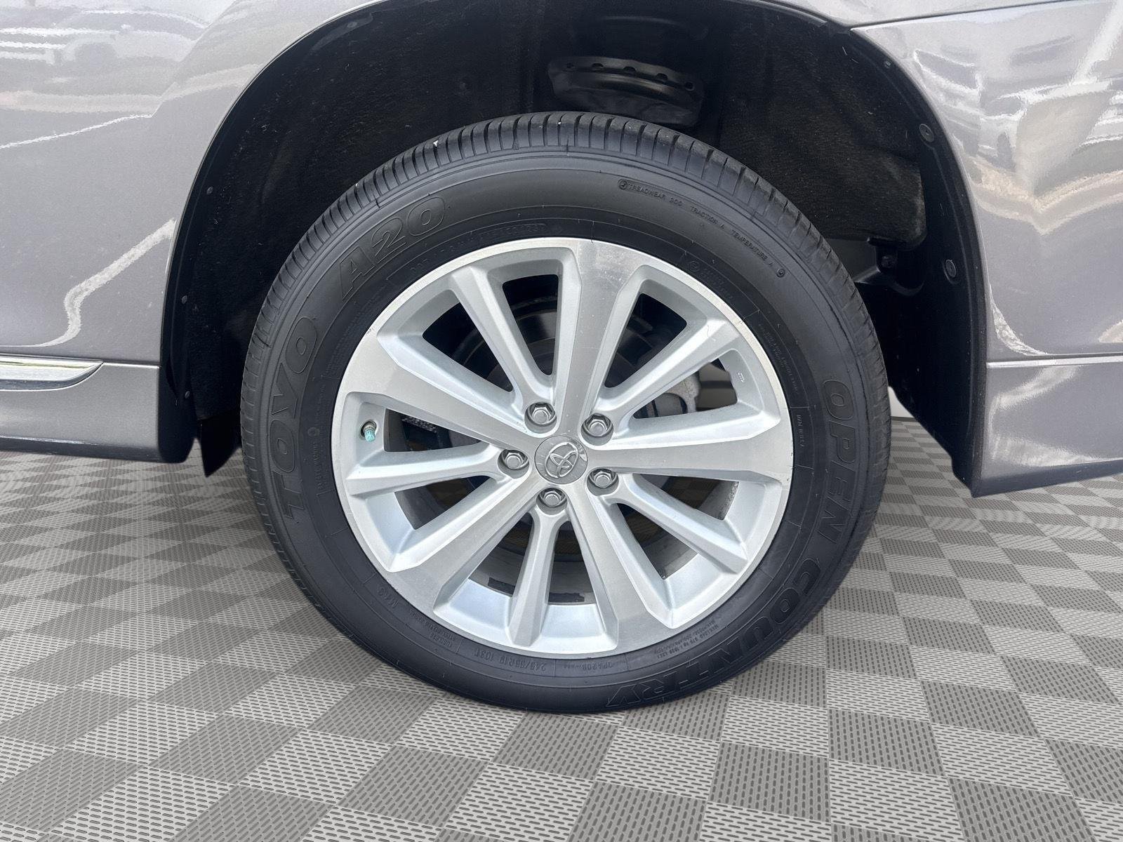 Used 2011 Predawn Gray Mica Toyota Limited image 14