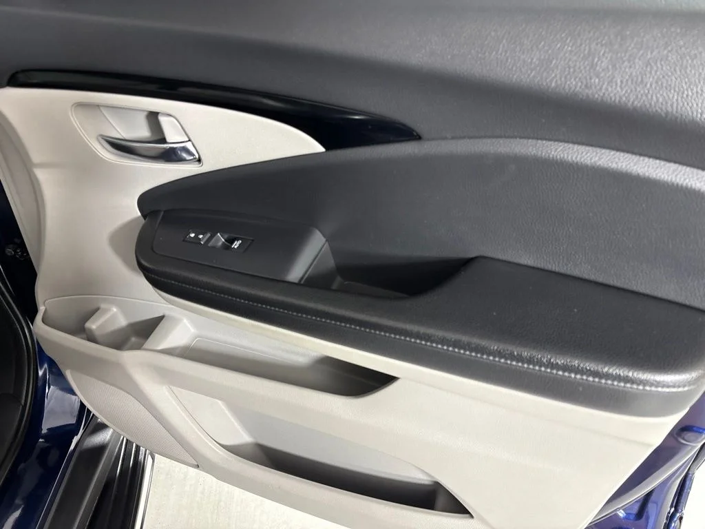 Used 2019 Blue Honda Touring image 16