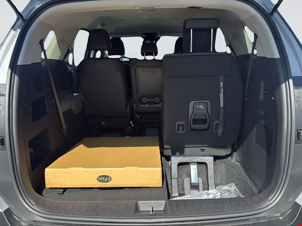 New 2027 Ceramic Silver Kia LXS image 35