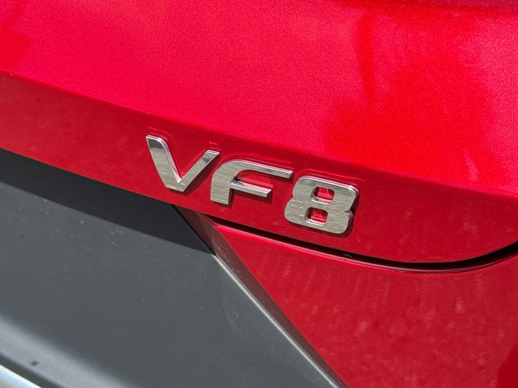 2025 VinFast VF 8 Eco - Photo 11