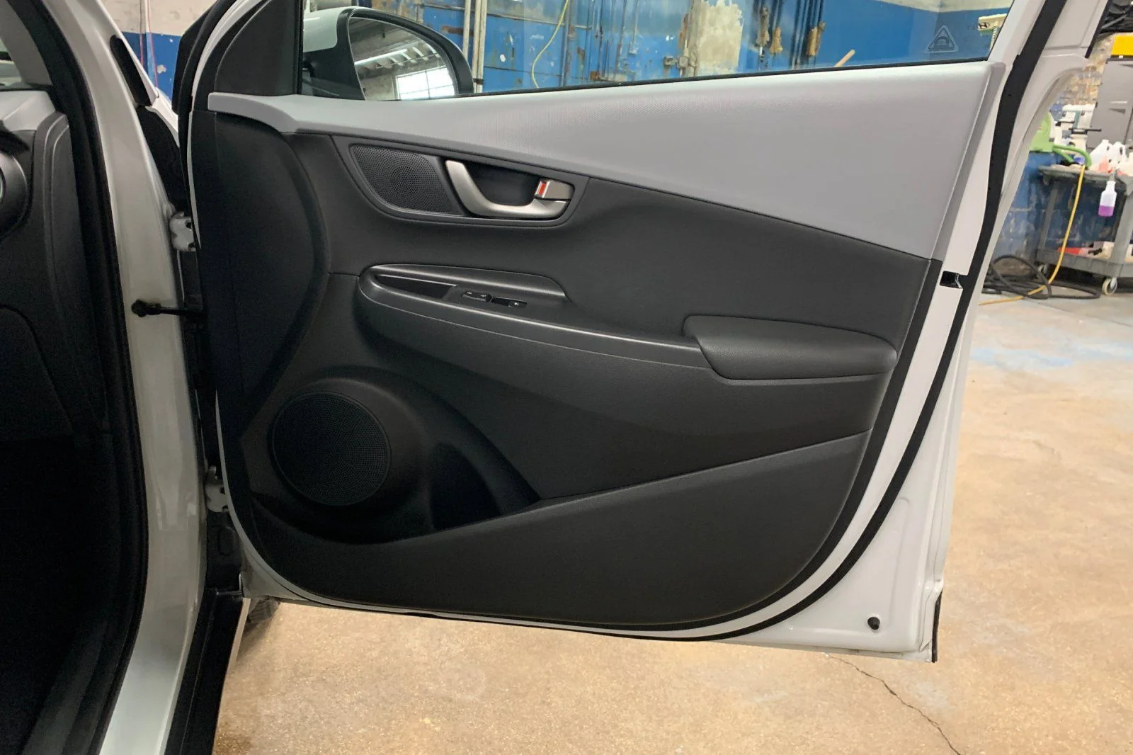 Used 2018 White Hyundai Limited image 20