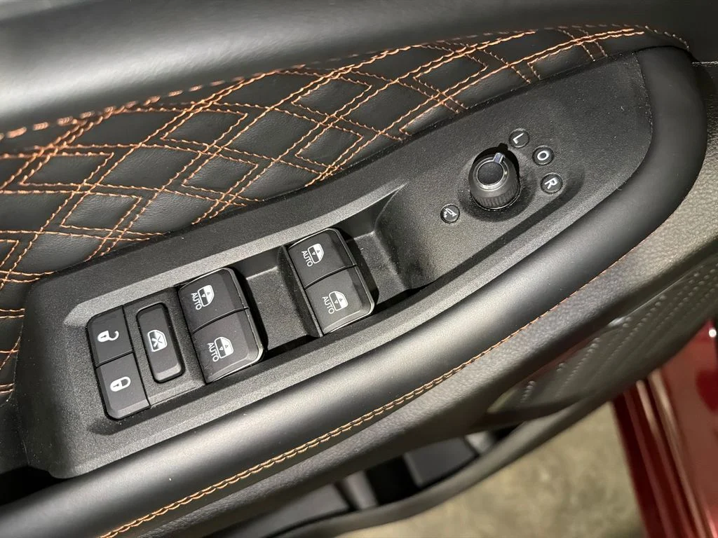 Certified Used 2025 Velvet Red Pearlcoat Jeep Summit image 20