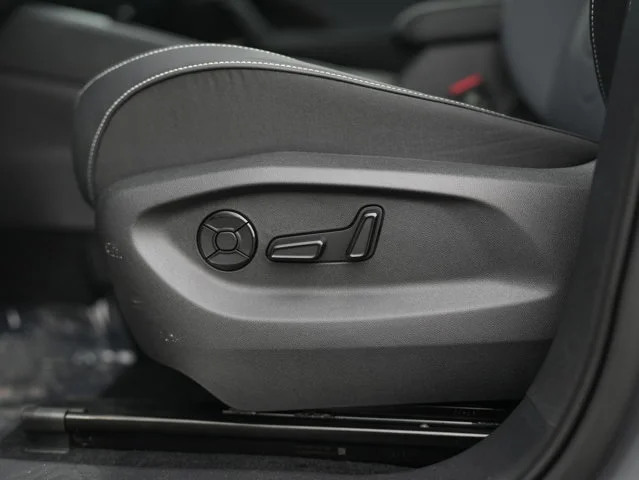 2026 Volkswagen Tiguan SE - Photo 28
