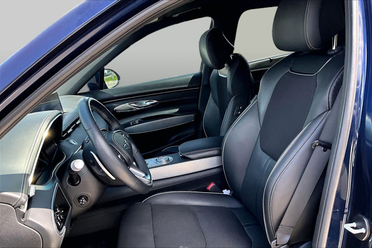 Used 2023 Adriatic Blue Genesis 2.5T image 8