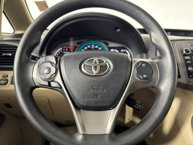 Used 2013 Golden Toyota LE image 17