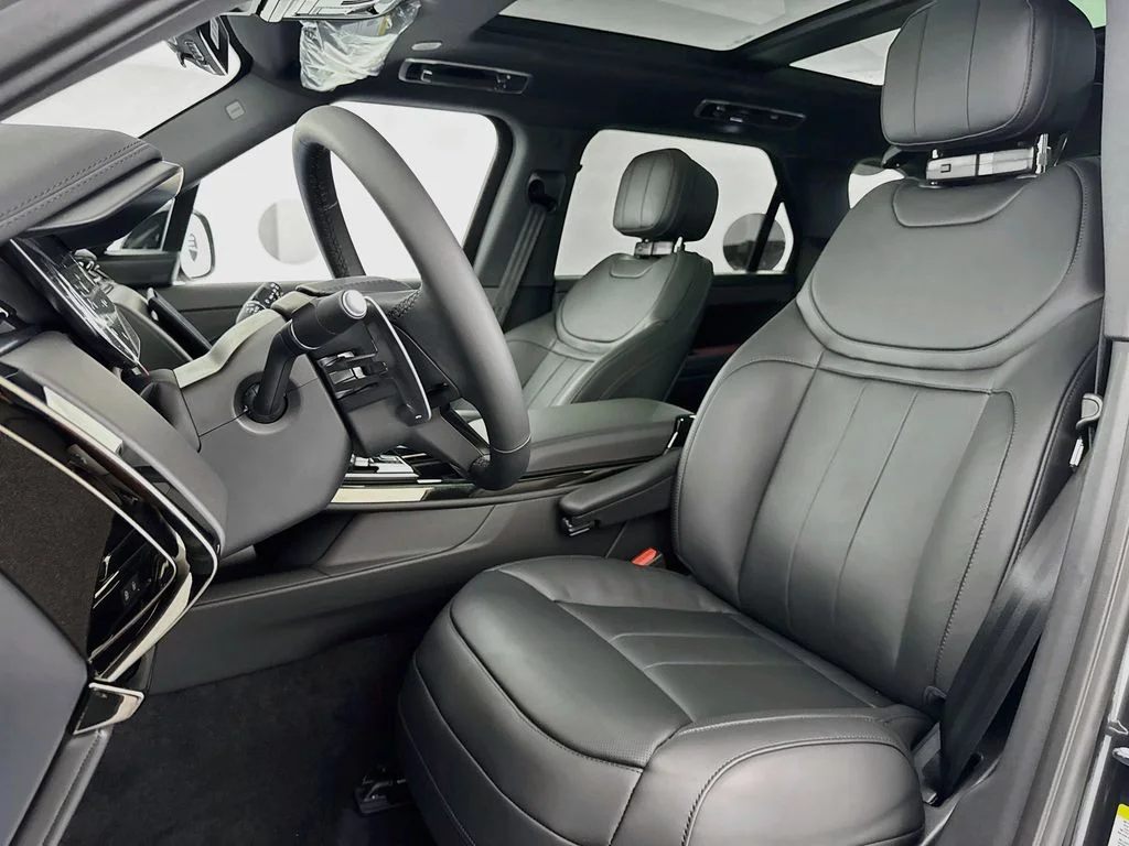 New 2026 Carpathian Grey Land Rover Dynamic SE image 21