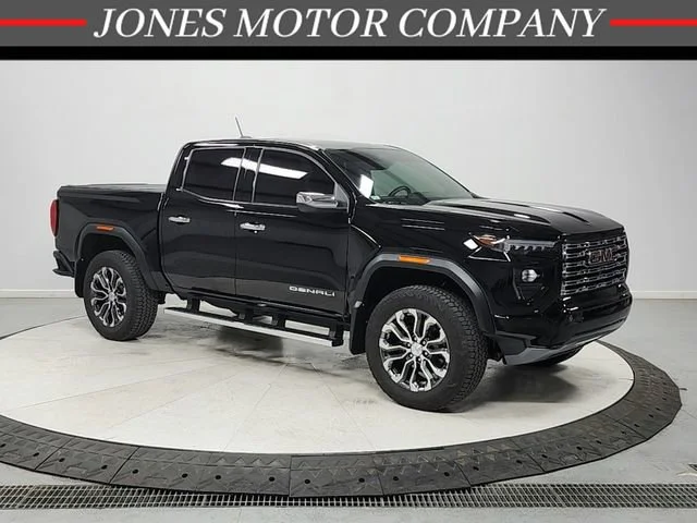 2025 GMC Canyon 4WD Denali Crew Cab Short Box's photo