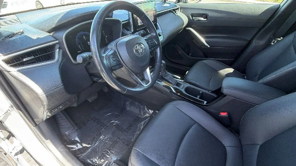 Used 2023 Silver Toyota XLE image 10