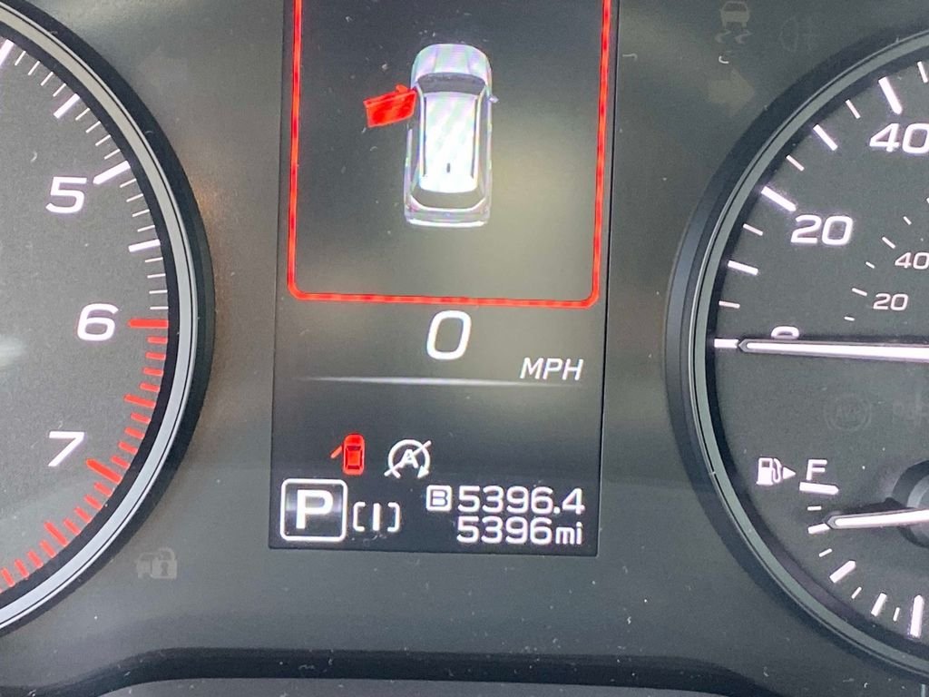 Used 2025 White Subaru Base image 31