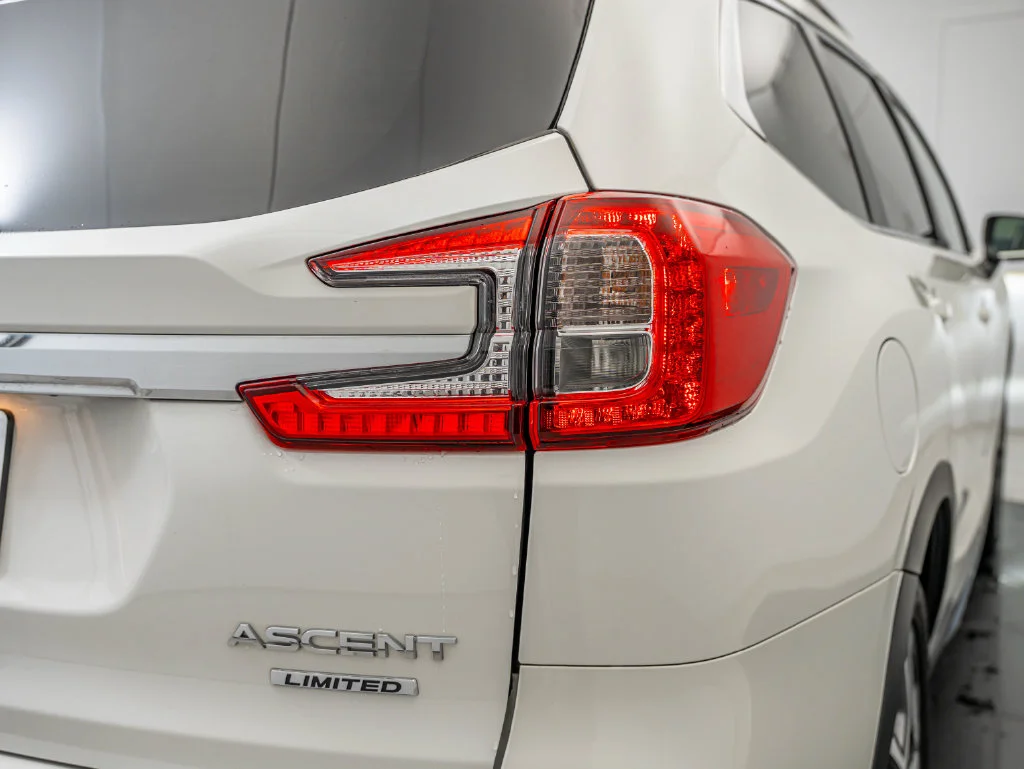 Used 2023 Crystal White Pearl Subaru Limited image 14