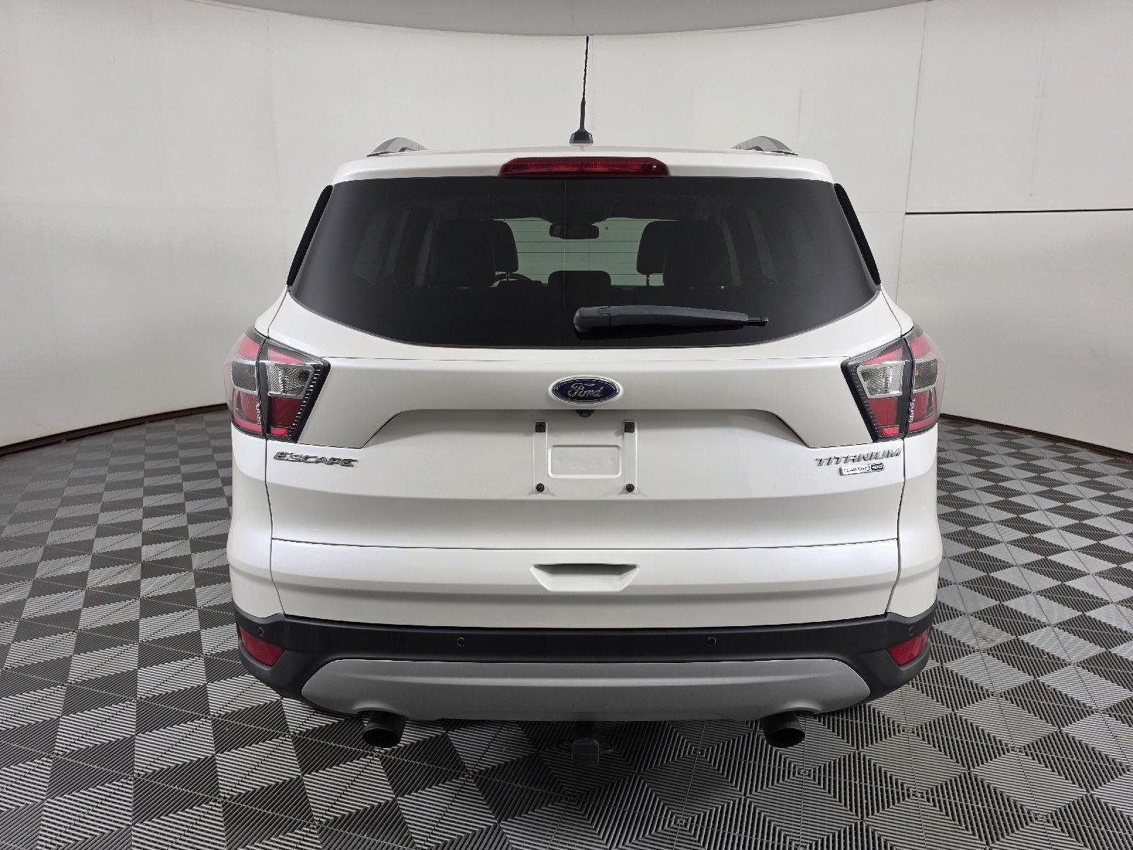 Used 2017 White Platinum Metallic Tri-Coat Ford Titanium image 9