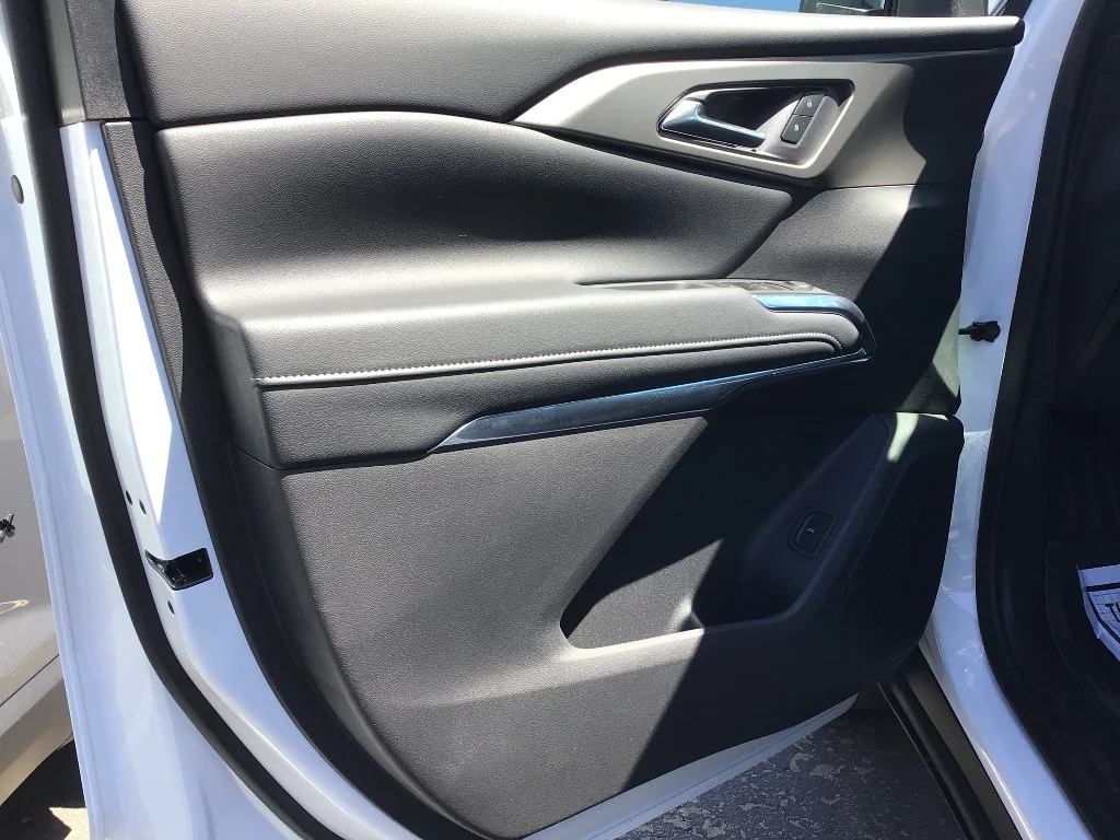 New 2026 Summit White Chevrolet LT image 10