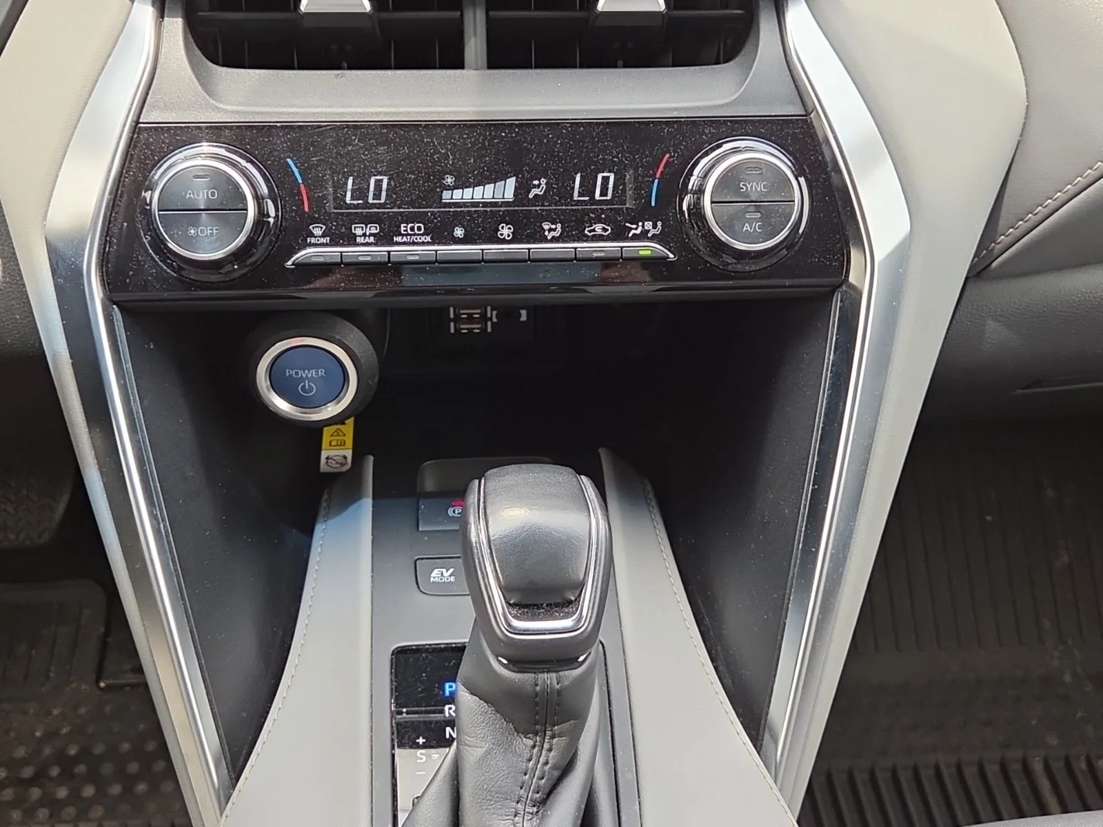 Used 2022  Toyota LE image 20