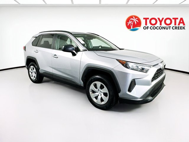 2019 Toyota RAV4 media 1