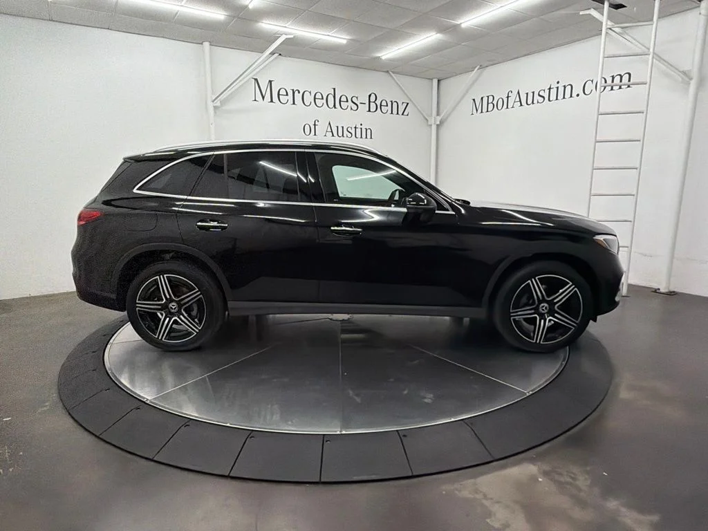 New 2027 Black Mercedes-Benz GLC 300 image 8