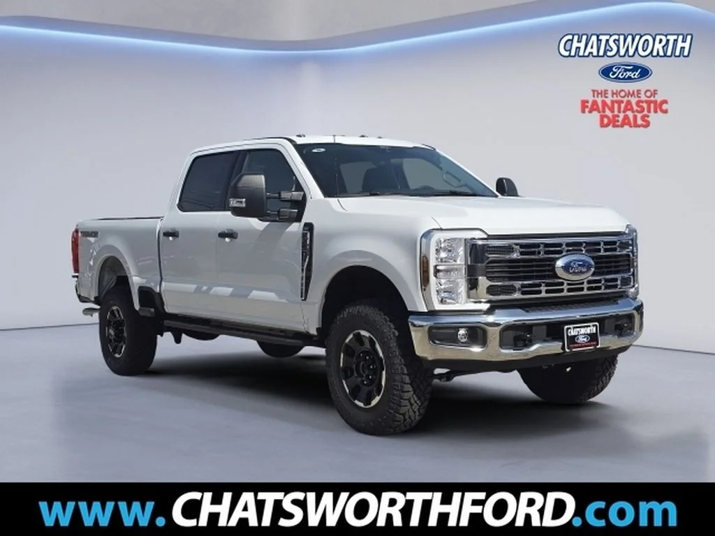 New 2026 Oxford White Ford F-250® XLT image 1