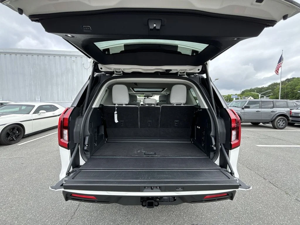 Used 2025 White Ford Active image 22