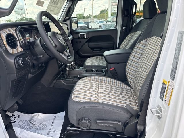 New 2026 Bright White Clear-Coat Exterior Paint Jeep 85th Anniversary Edition image 22