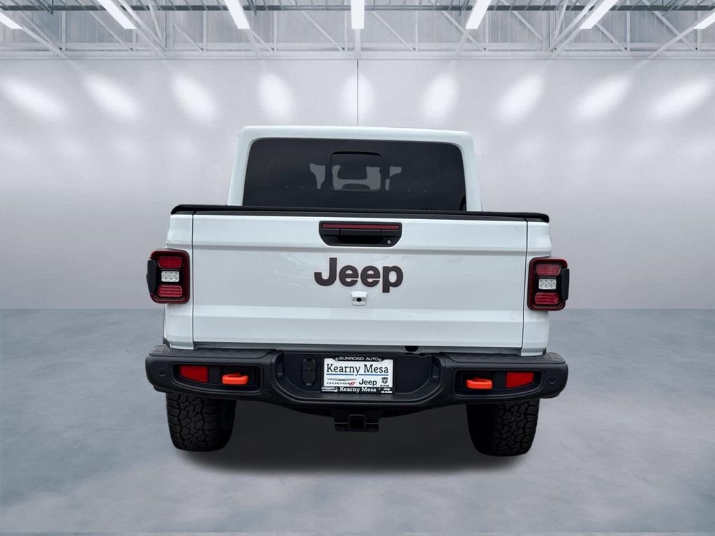 New 2026 Bright White Clear-Coat Exterior Paint Jeep Mojave X image 5