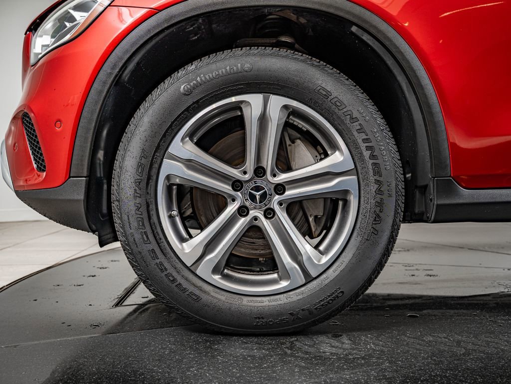 Used 2022 Manufaktur Cardinal Red Metallic Mercedes-Benz GLC 300 image 10
