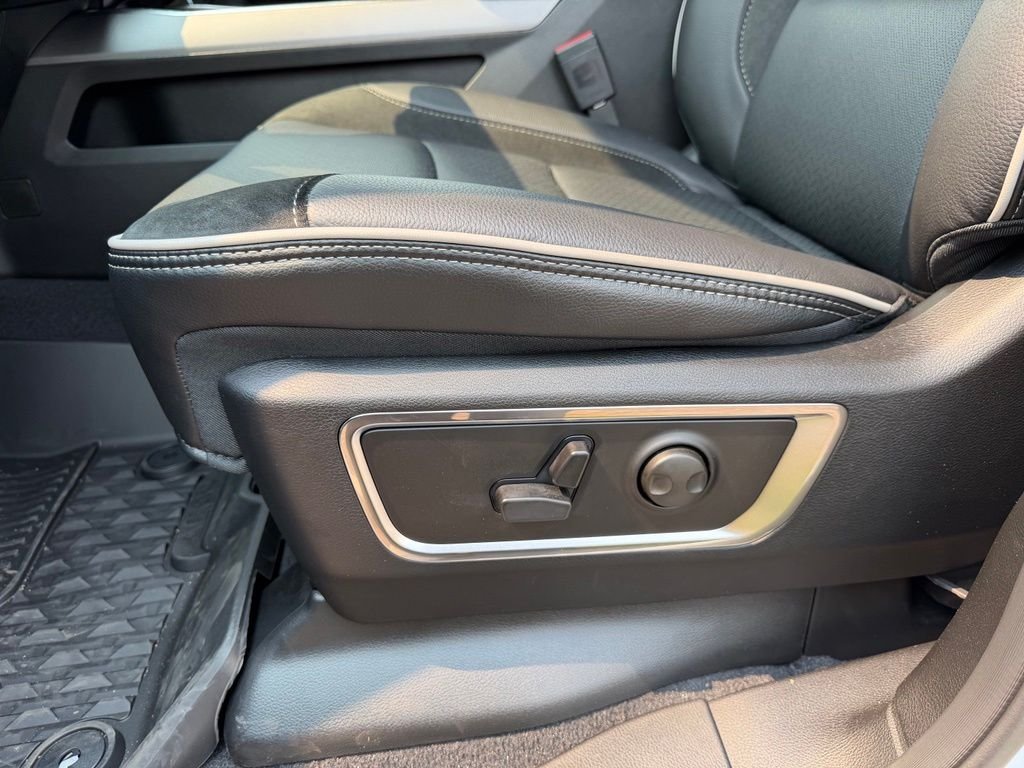 2026 RAM 1500 Laramie - Photo 15