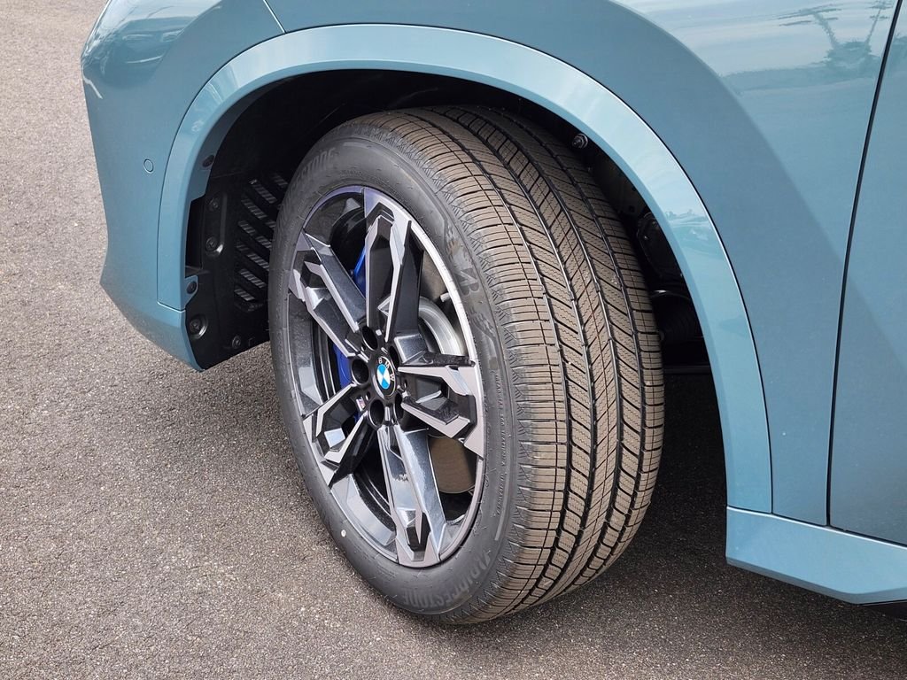 New 2026 Green BMW M35i image 30