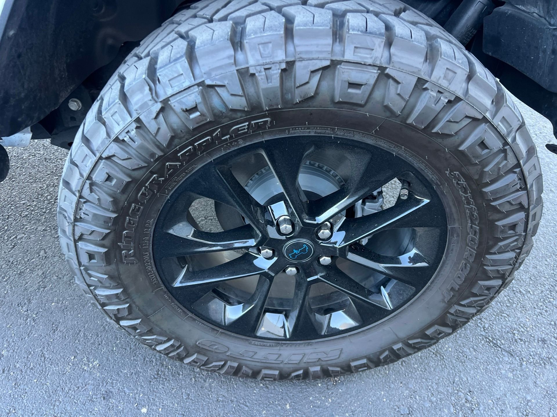 Used 2024 Silver Jeep Sahara 4xe image 12