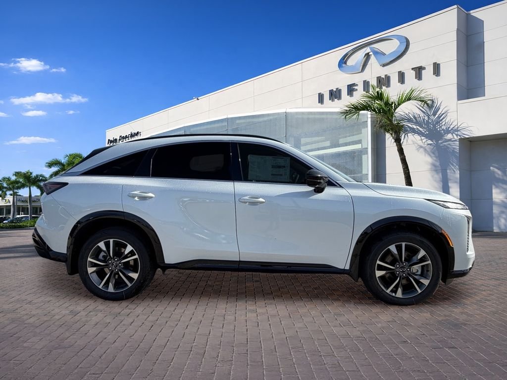 New 2027 RADIANT WHITE INFINITI Luxe AWD image 8