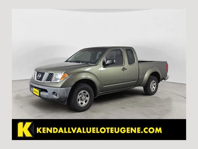 Used 2005 Green Nissan XE image 1