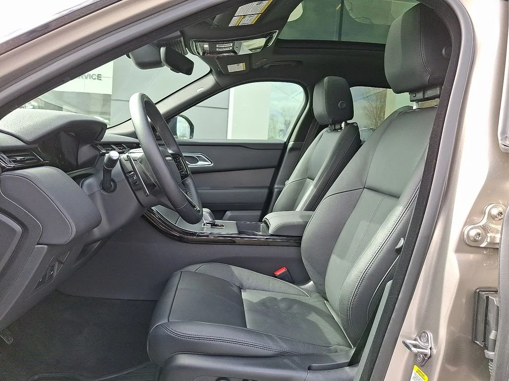 Certified Used 2026  Land Rover S image 15