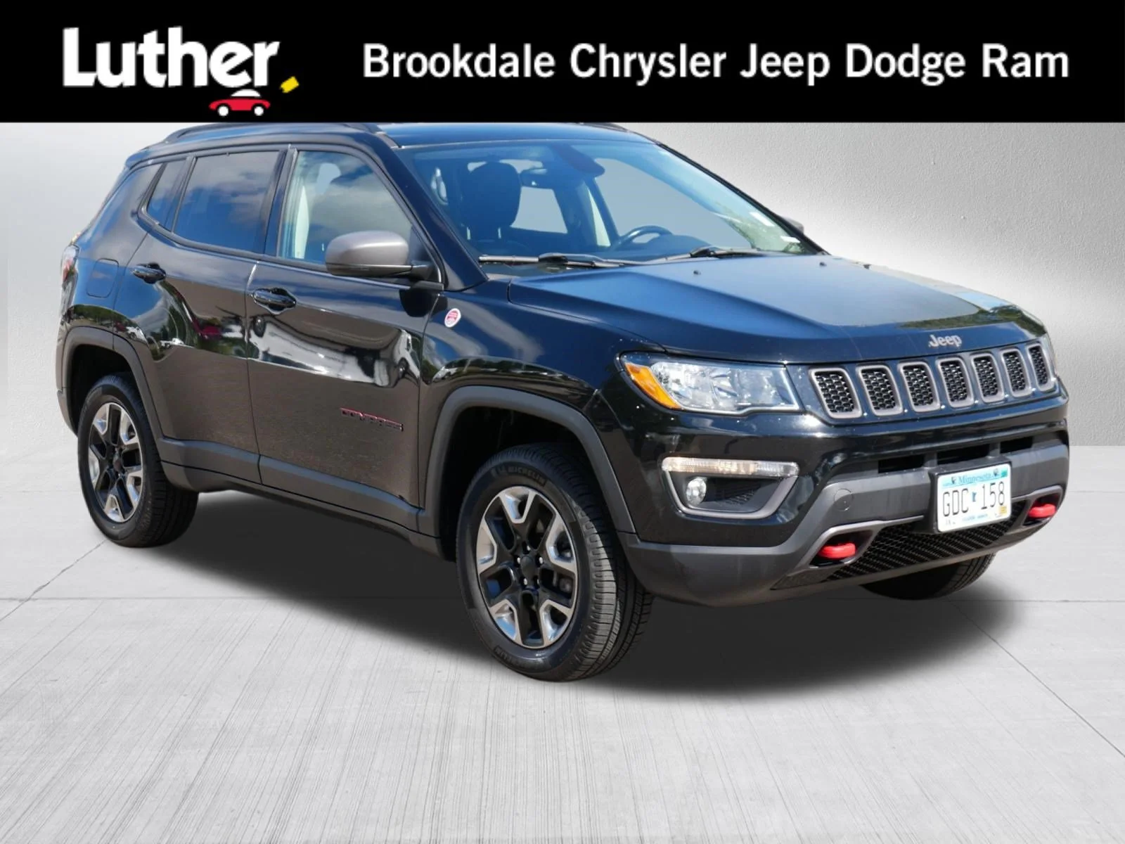 Used 2018 Diamond Black Crystal Pearlcoat Jeep Trailhawk image 1