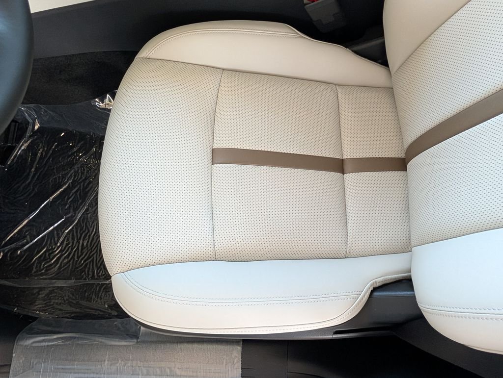 New 2026 Rhodium White Premium Mazda 3.3 Turbo Premium Plus AWD image 12