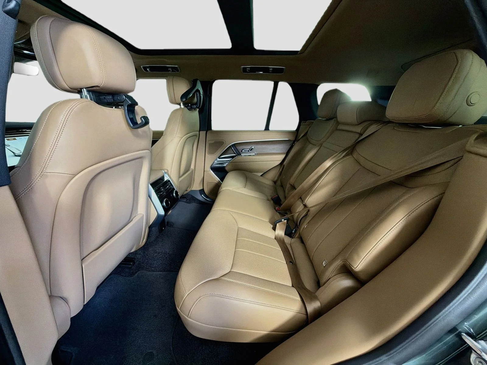 New 2026 Belgravia Green Land Rover SE image 27