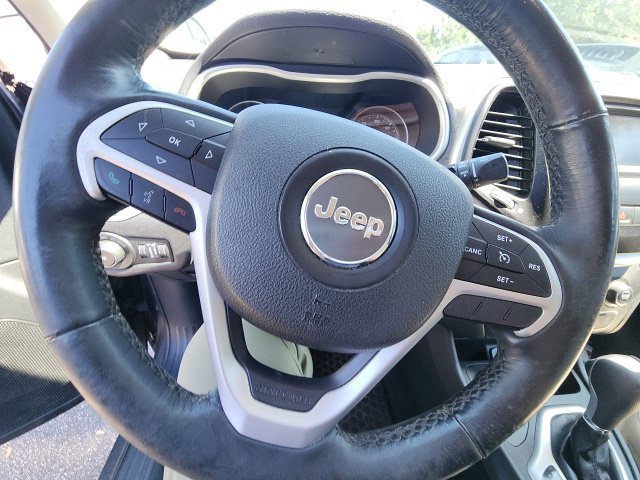 Used 2016 Gray Jeep Latitude image 24