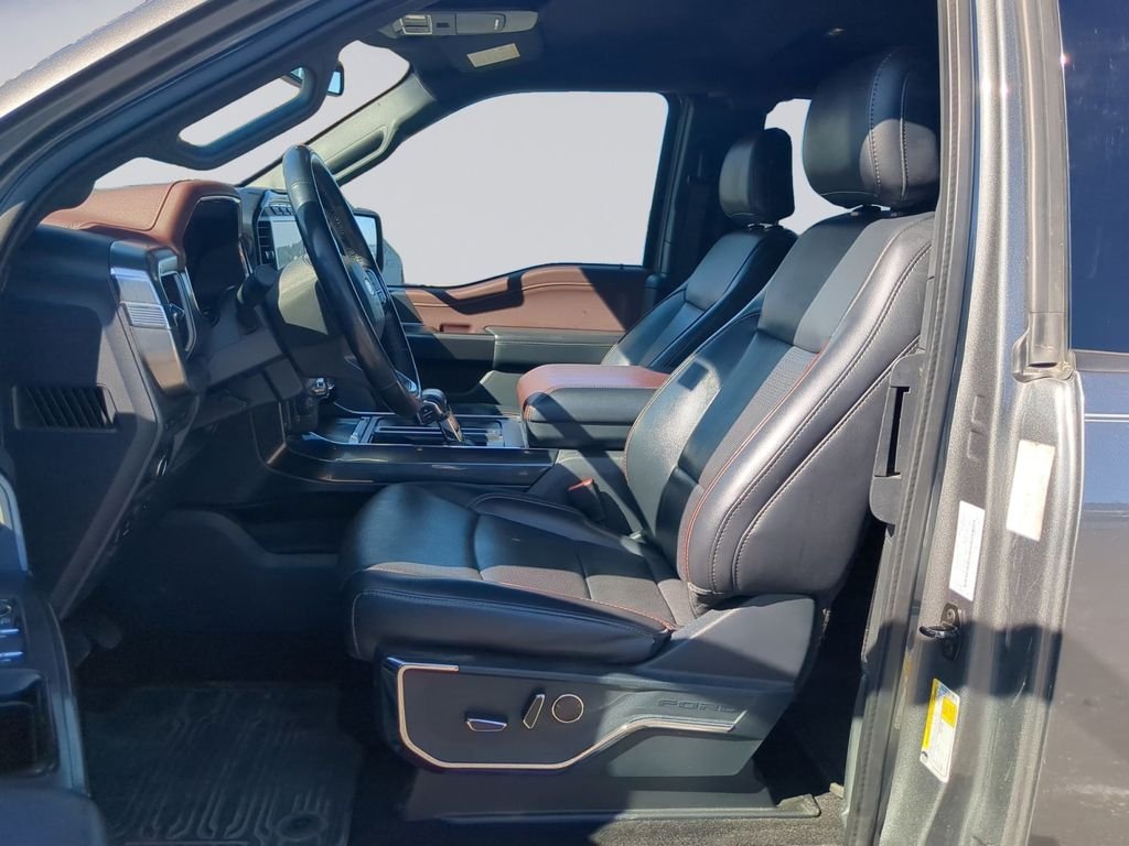 Used 2021  Ford Lariat image 12