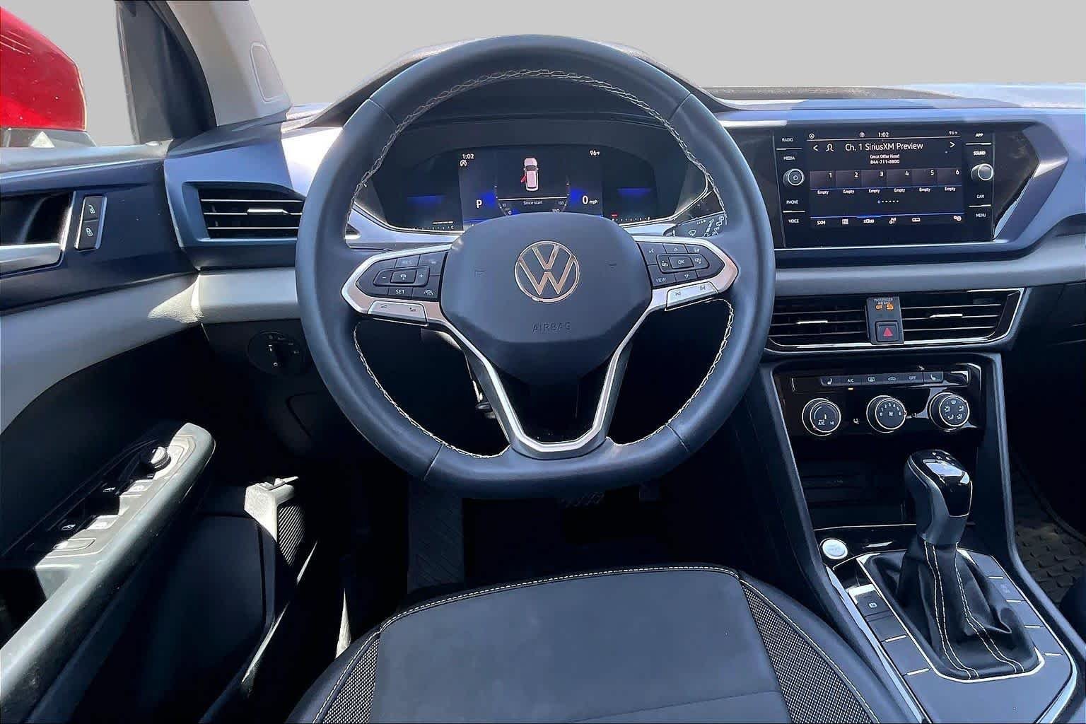 Used 2023 Kings Red Metallic Volkswagen SE image 6