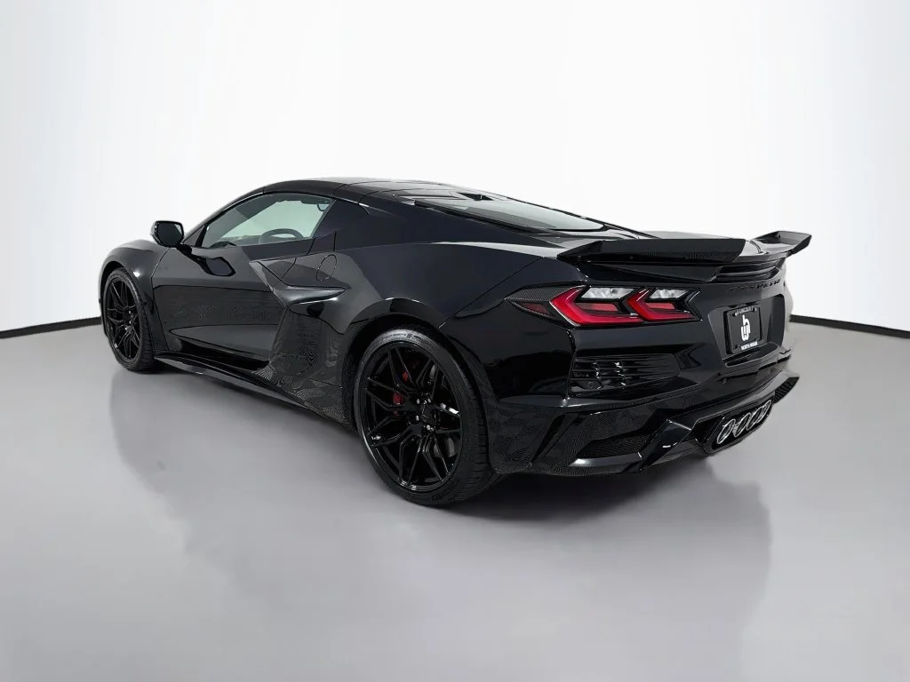 Used 2026 Black Chevrolet Z06 image 7