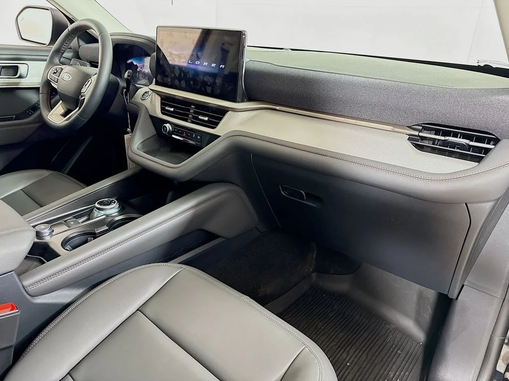 New 2026 Agate Black Metallic Ford Active image 30